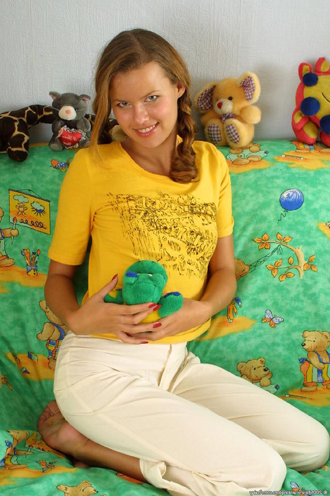 15P Hairy teen shows off muff