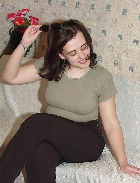 16P Horny amateur teen spreads hairy pussy