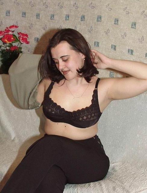 16P Horny amateur teen spreads hairy pussy