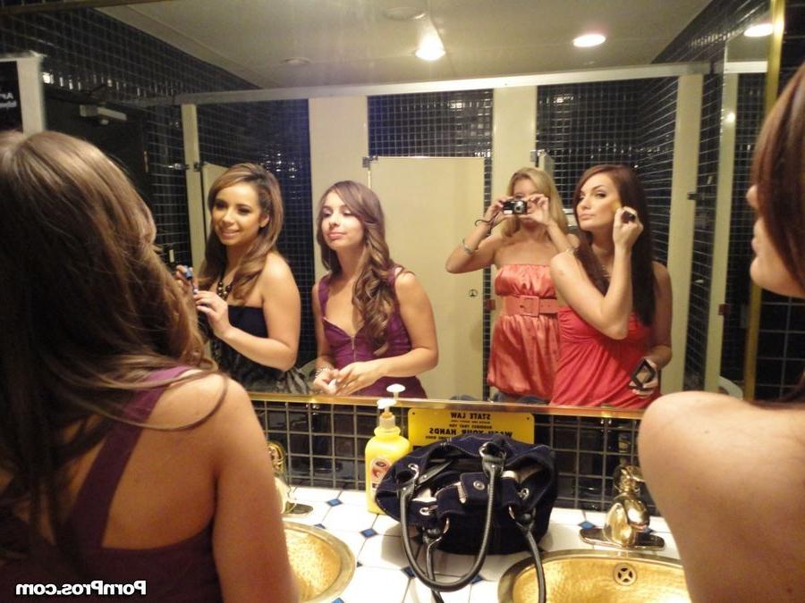 16P Ashley Jane and her sluts doing a male stripper