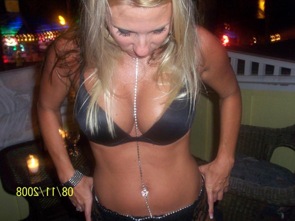 16P Sexy Party Milfs
