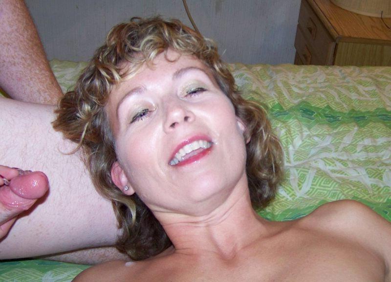 15P Slut wife picks up a guy in the mall to fuck with