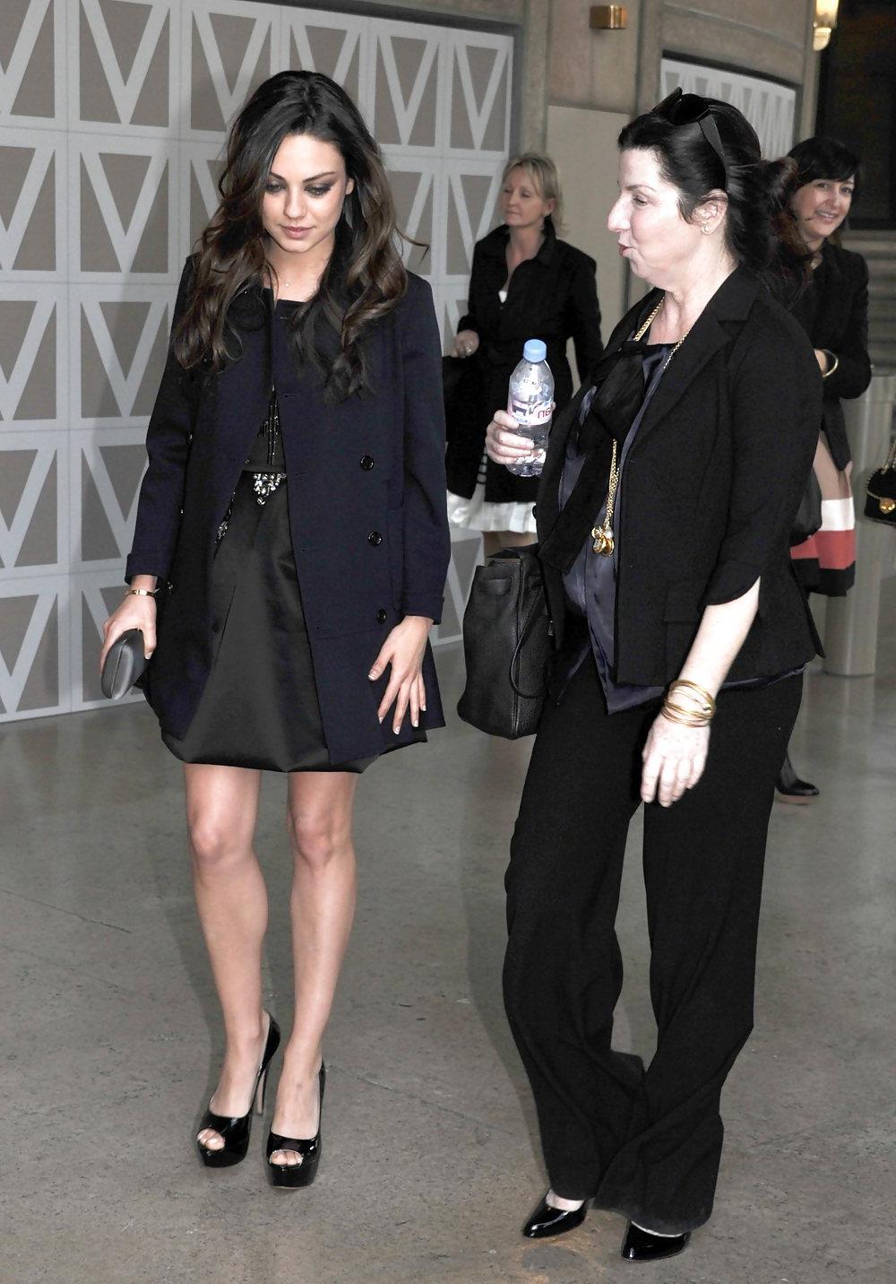 25P Mila Kunis Foot Pics
