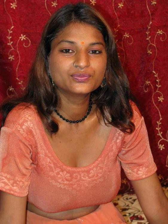 15P Horny and naughty indian slut toying and spreading her pussy