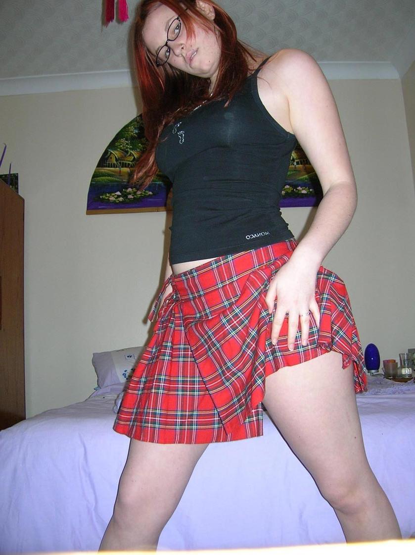 20P Busty amateur girlfriend posing naked