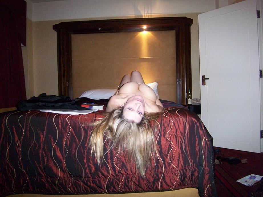 20P Busty amateur girlfriend posing naked