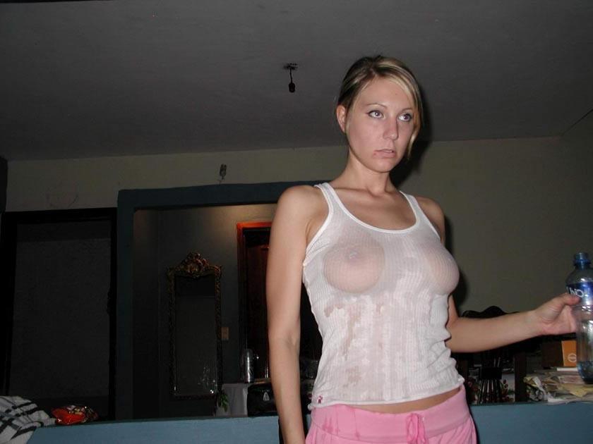 20P Busty amateur girlfriend sucks cock at home
