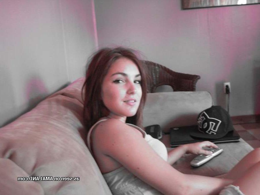 15P Picture compilation of a petite Latina cutie's selpics