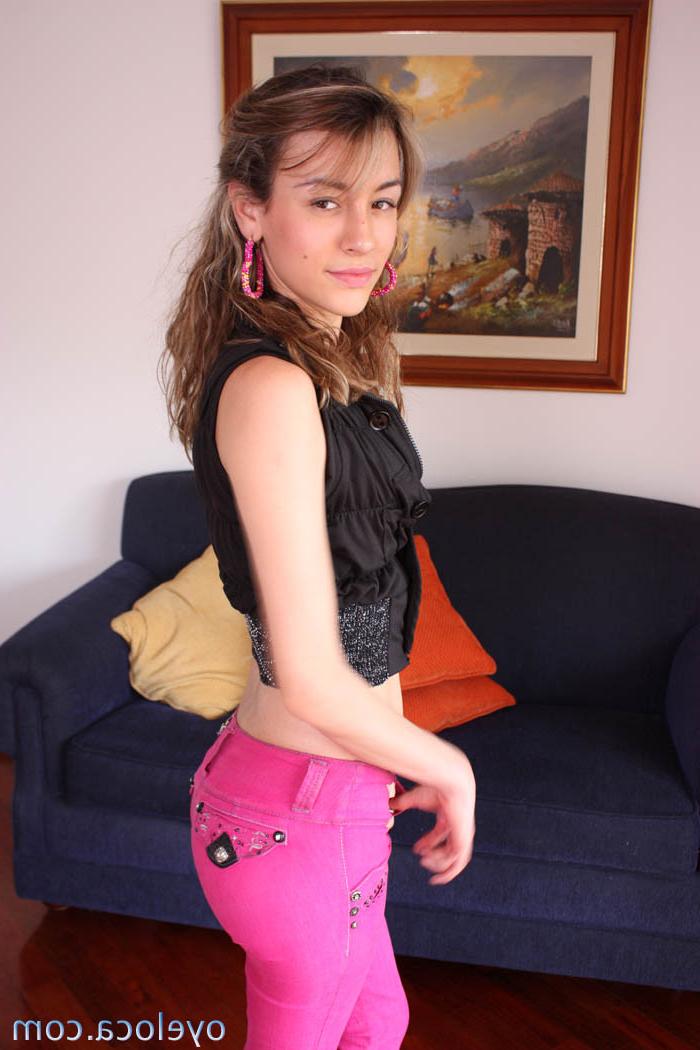 15P Cute Colombian teen shows off her perfect round ass