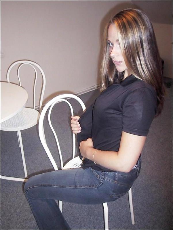 25P Beautiful woman posing