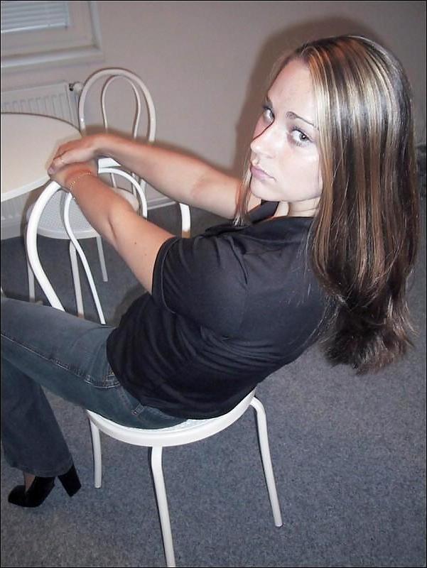 25P Beautiful woman posing