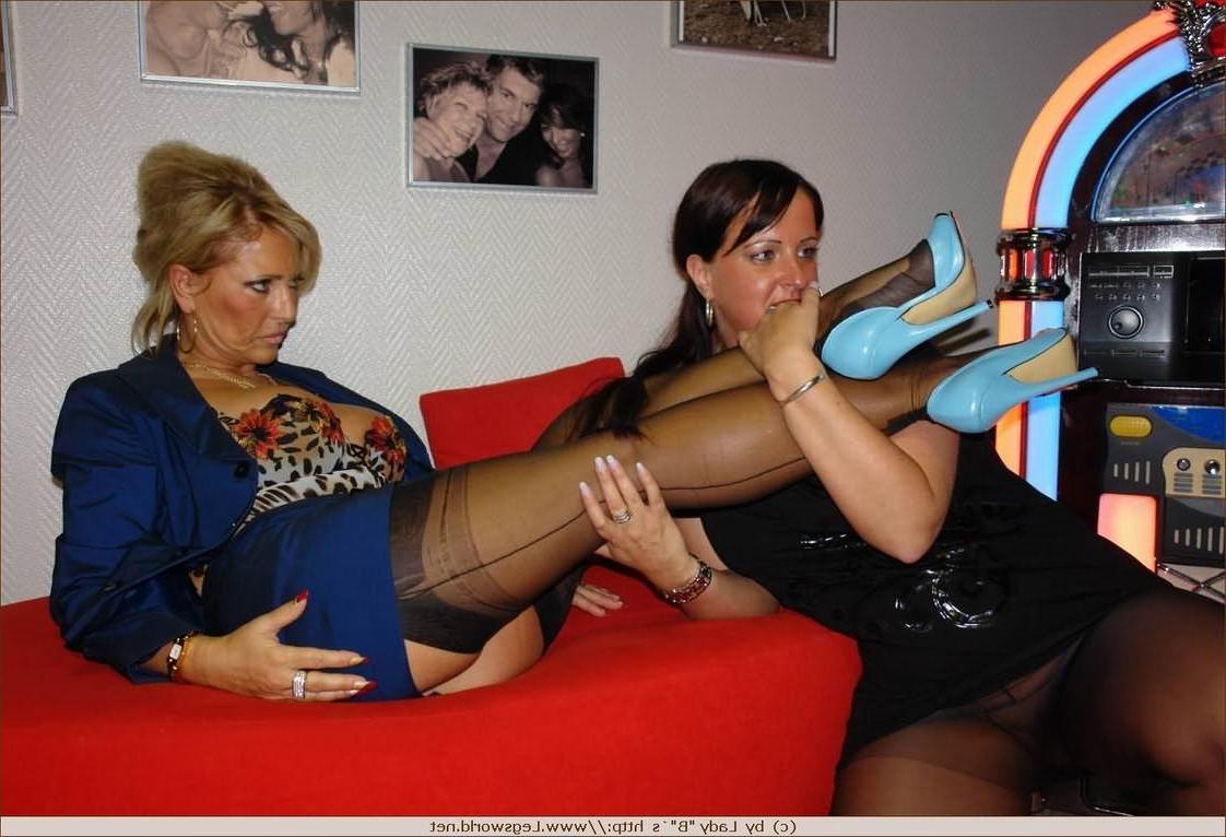 12P German ladies in stockings with love for legs and heels