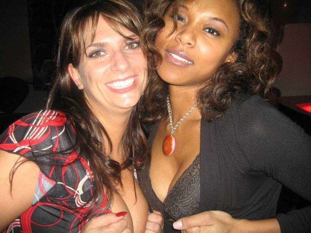 18P Lesbian teen girlfriends posing for pics and kissing
