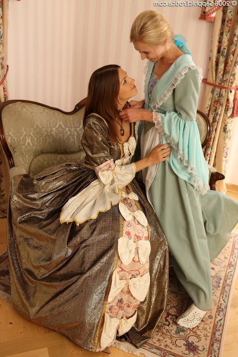 15P Victorian dressed honeys strip lick and finger twats in bed