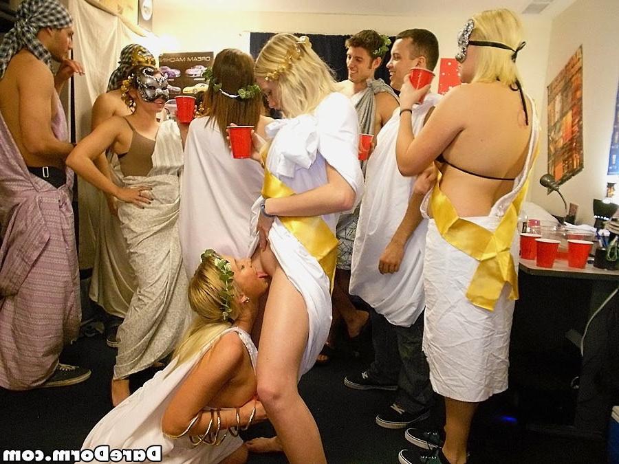 15P Drunk and curious college lesbian teens lick pussy