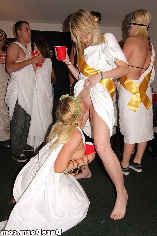 15P Drunk and curious college lesbian teens lick pussy
