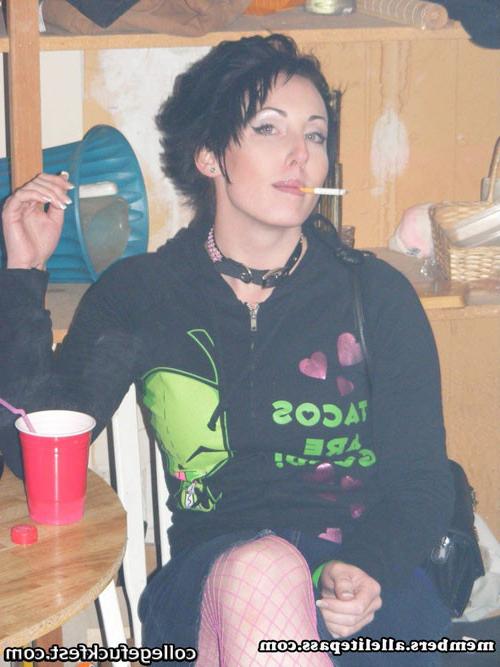 16P Hot lesbians licking at a college party