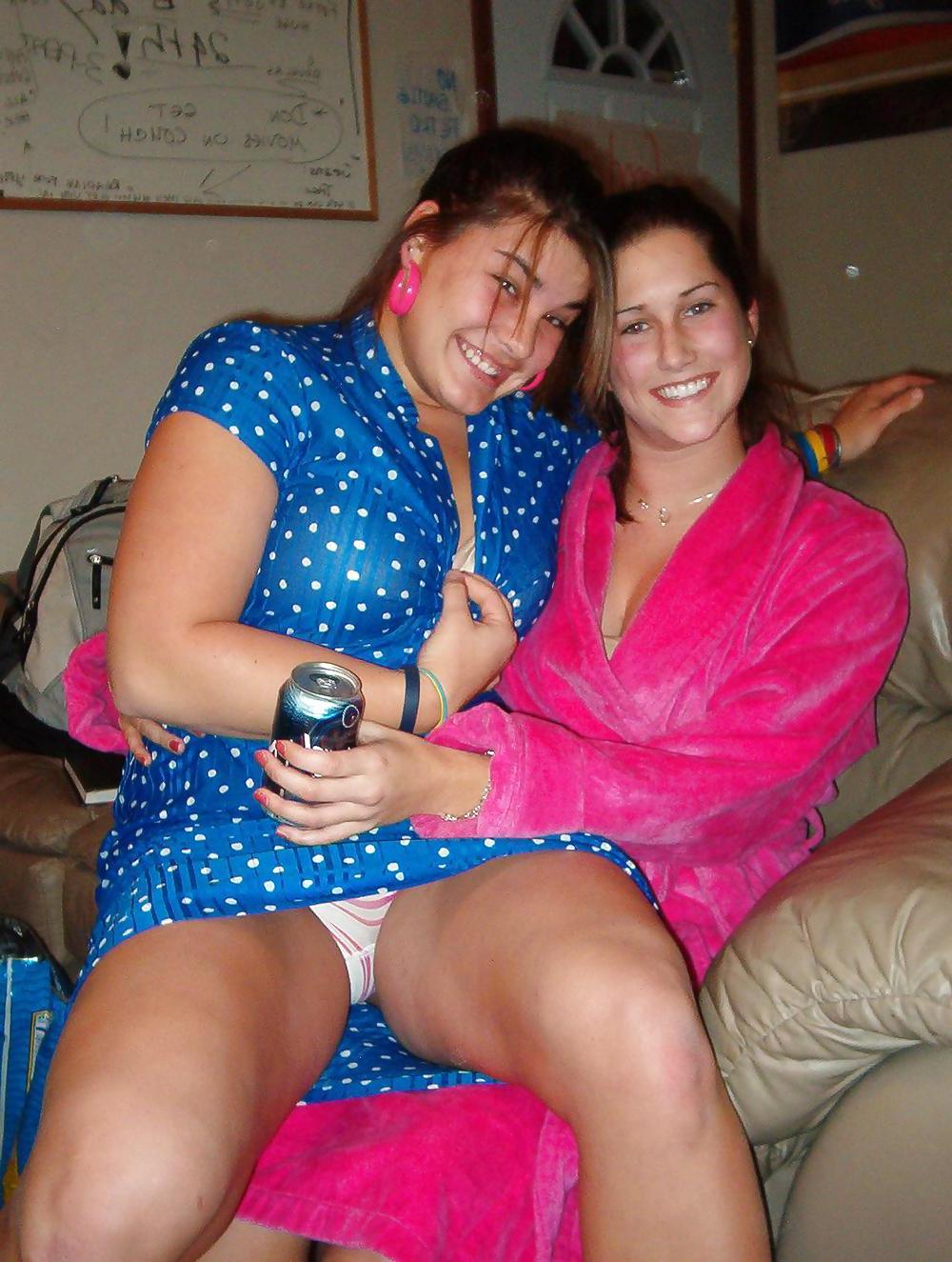 25P Voyeur Pics Upskirts Downblouse spy and more