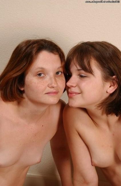 14P Amateur lesbians lick pussy