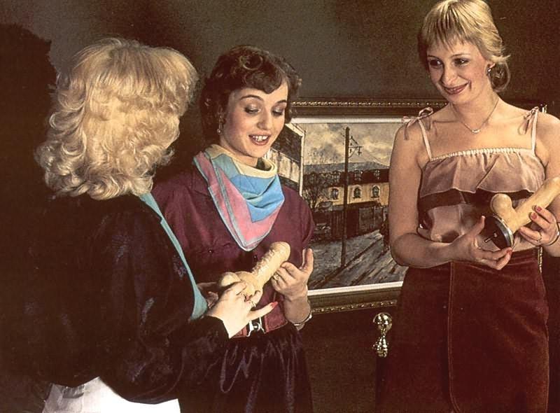 16P Three retro lesbians trying out a fucking machine