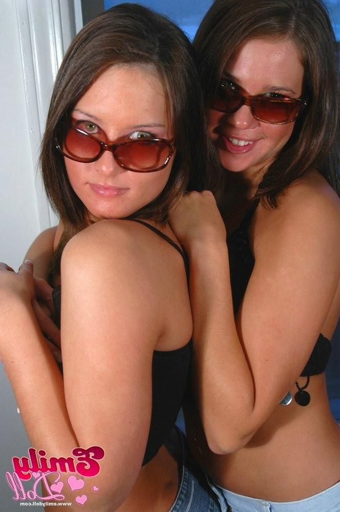 15P Hotties fondling titties