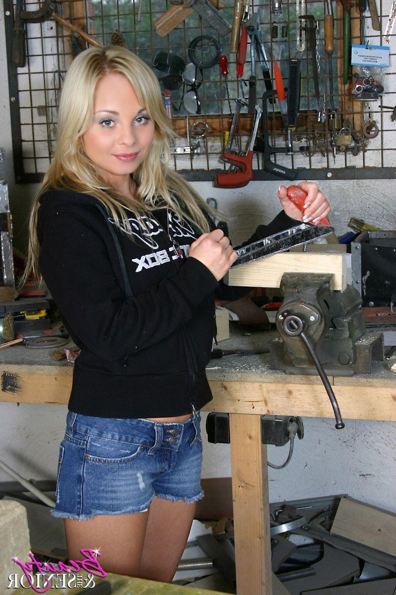 14P Blonde beauty fucking her old and horny handyman