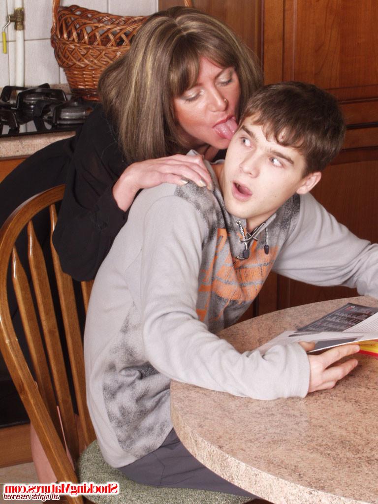 15P Older mom seduced young guy in a kitchen