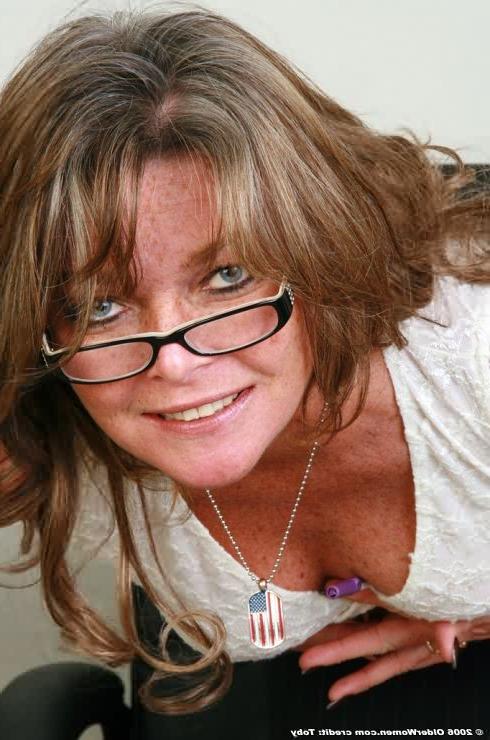 16P Flexible Freckled Fortyish Secretary Spreads Pussy