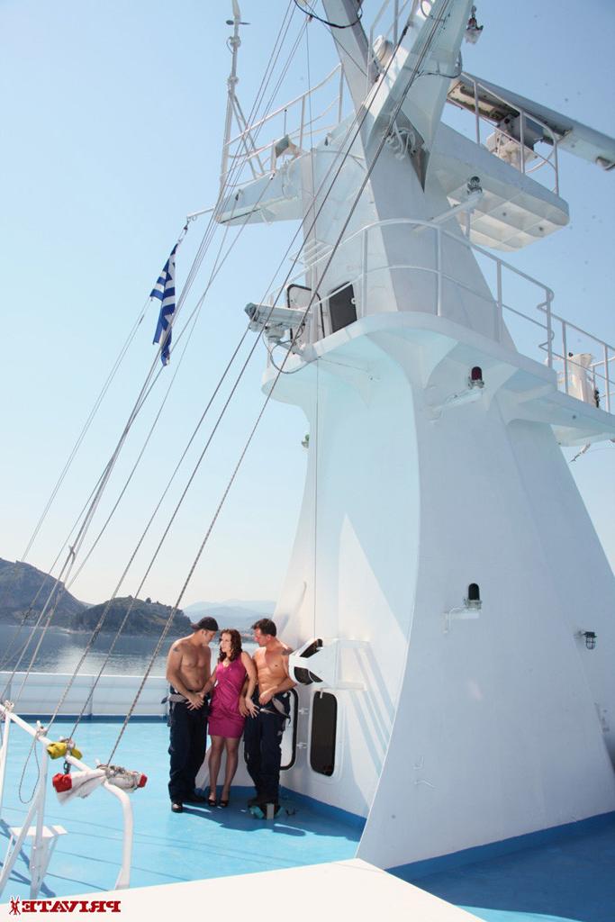 15P Cindy Dollar gets double penetrated by two workmen on the deck of a ship