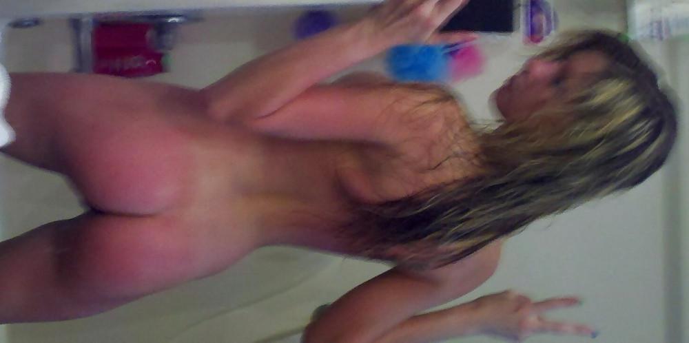 20P Exgf self pics