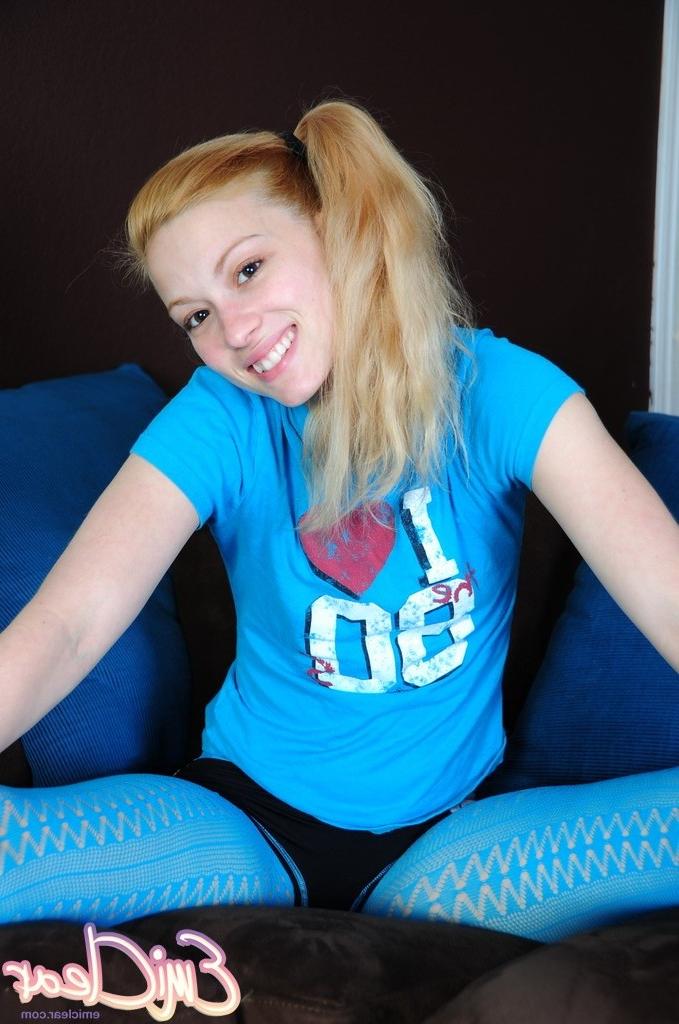 16P Teen with side ponytail