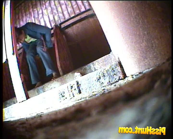 14P Old and young pissers tinkling in front of spy cam