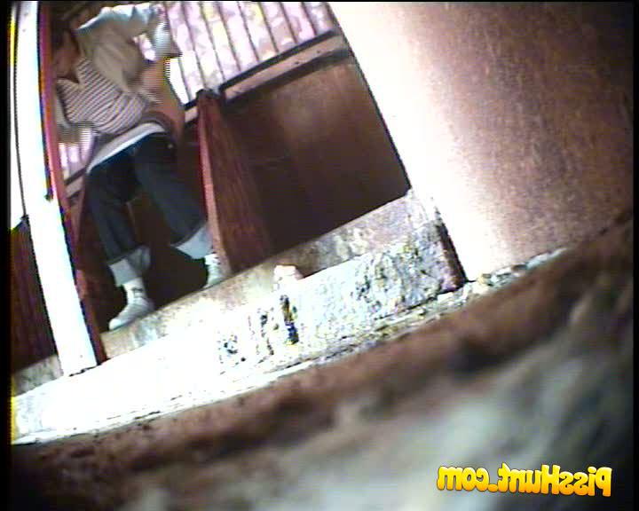 14P Old and young pissers peeing in front of spy cam