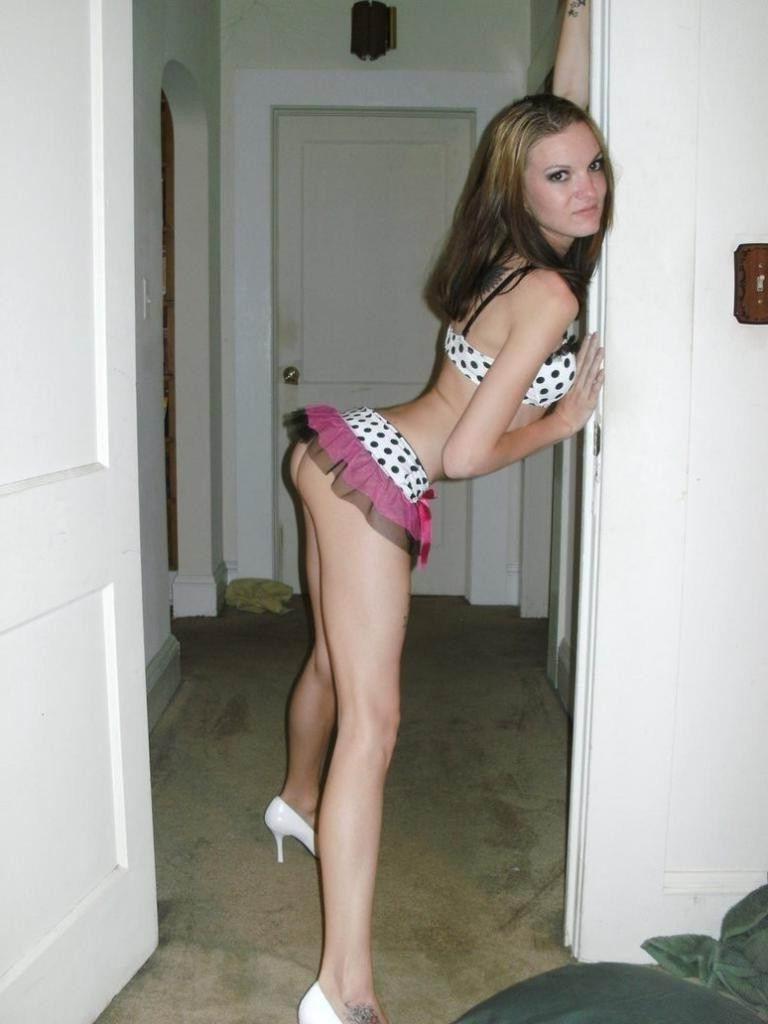 14P very skinny girls posing nude for food