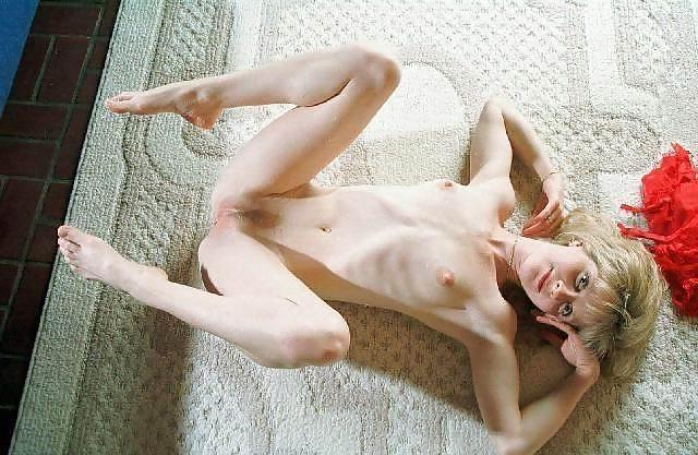 12P very skinny girls posing and fucking for food