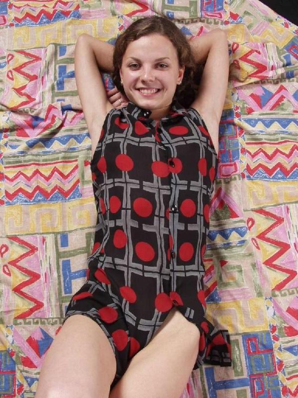 20P Hairy twat gorgeous teen loves to tease and posed in bed