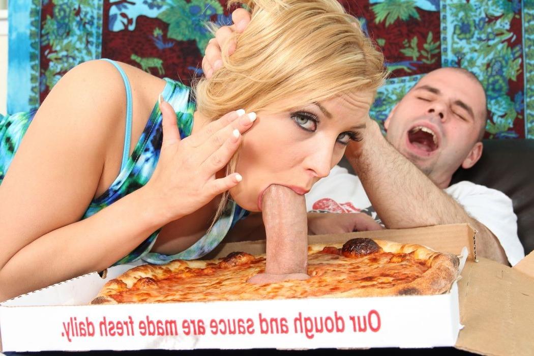 16P Cute Lexi Kartel getting fucked by the pizza delivery guy