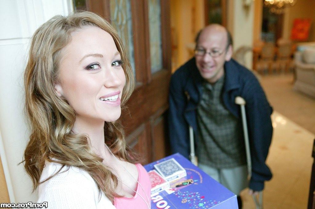 16P Busty teen Madison Scott loves to help old guys