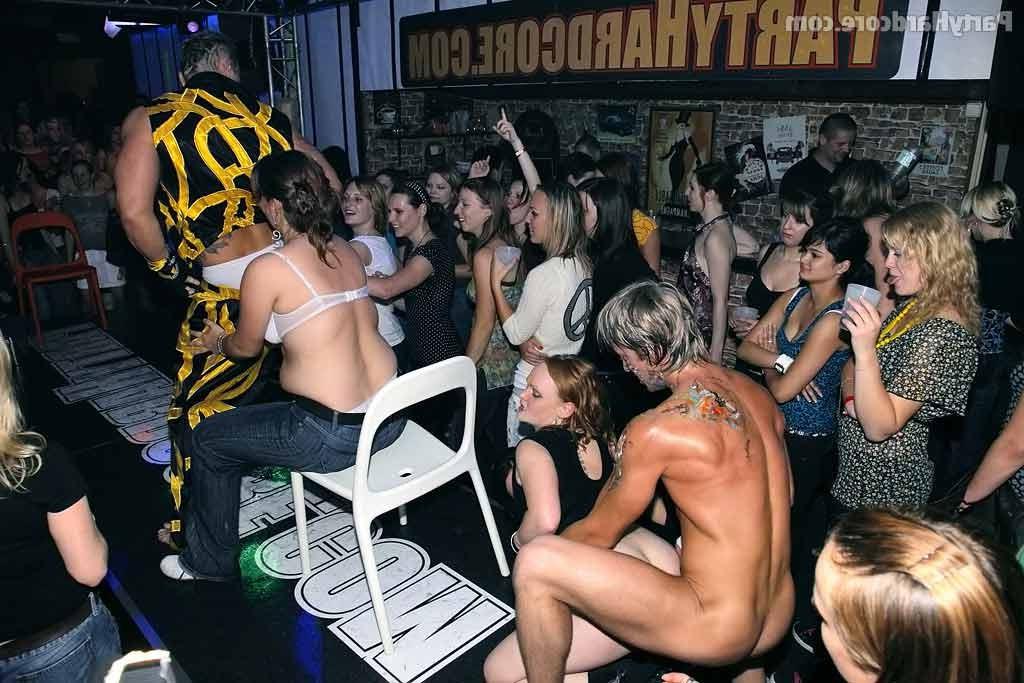15P Some drunk crazy amateur chicks fucking hard at sex party