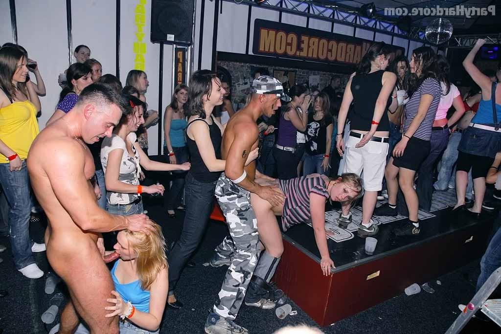 15P Some drunk crazy amateur chicks fucking hard at sex party