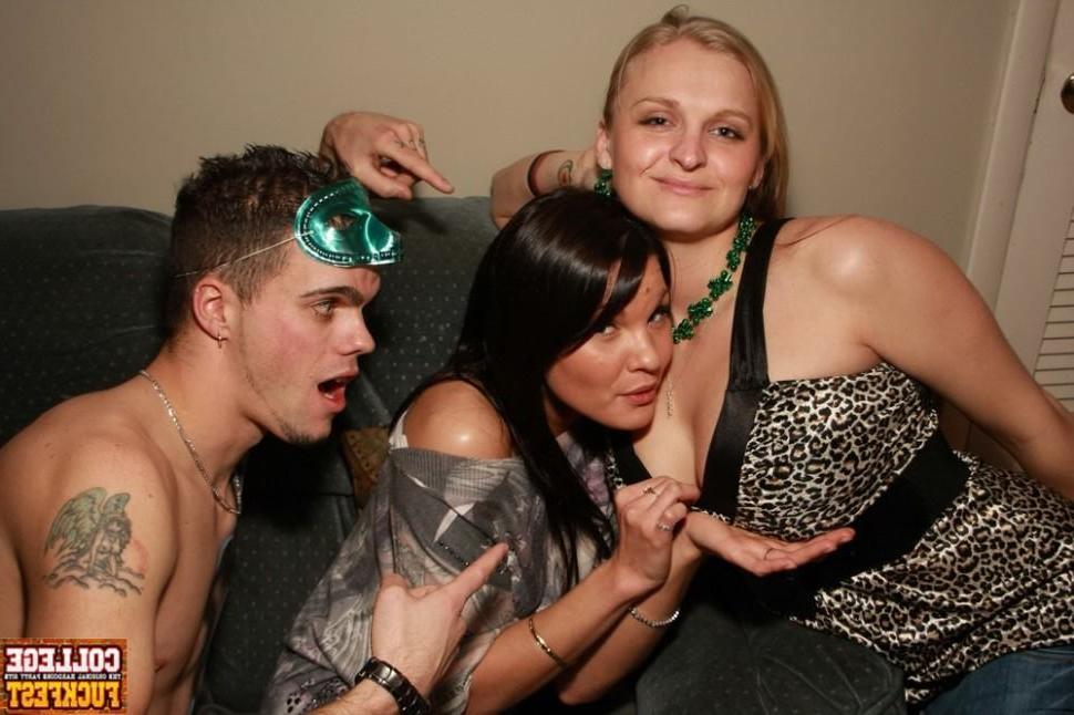 15P Hardcore college campusy party with real students