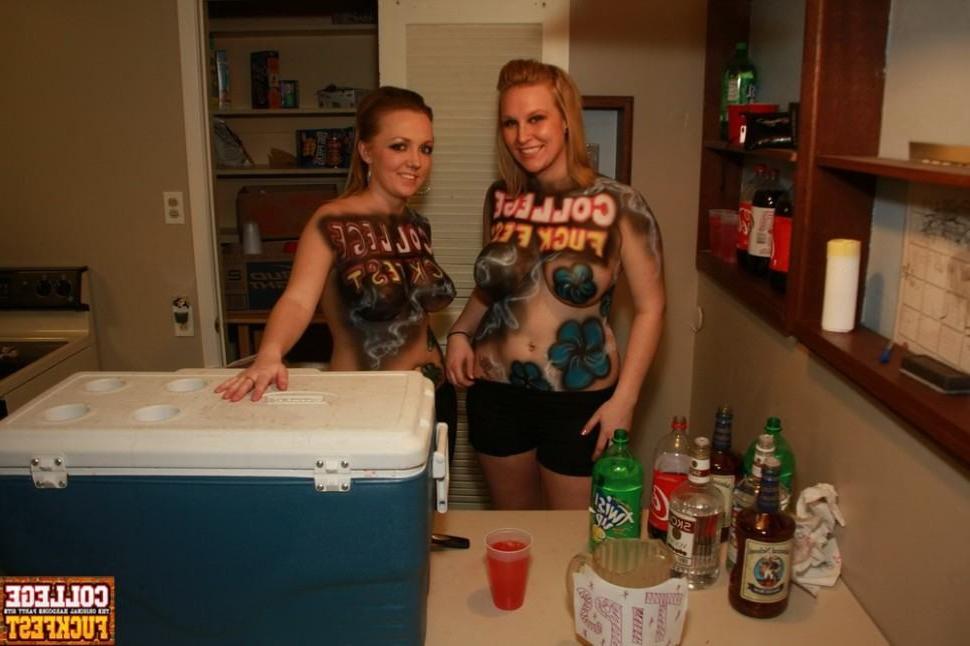 15P Real college students suck n fuck in homemade pix