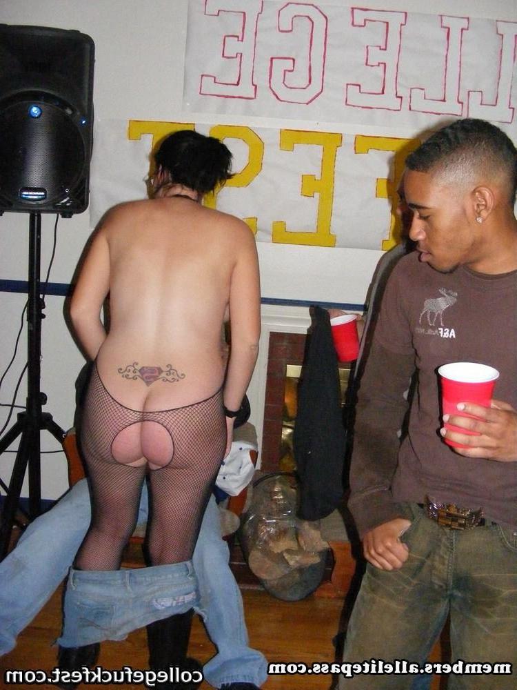 15P Real college students suck n fuck in homemade pix