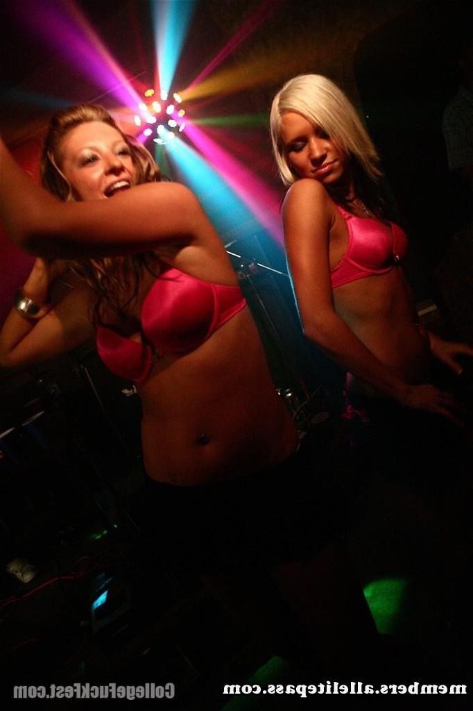 15P Drunk and horny college students party and bang in homemade pix