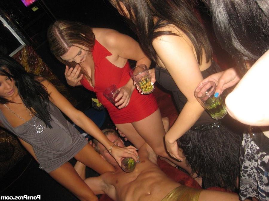 15P Tanner Mayes and her slutty friends know to party