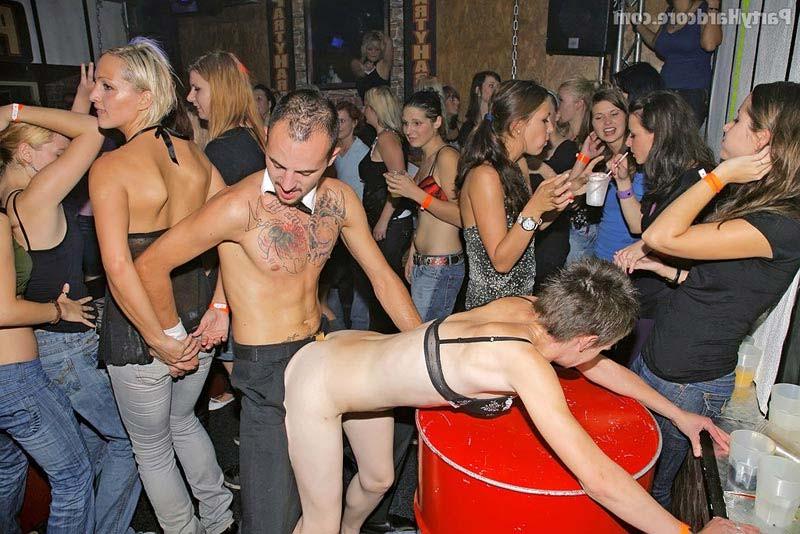 15P party gangbang with gorgeous sexy babes blowing and fucking