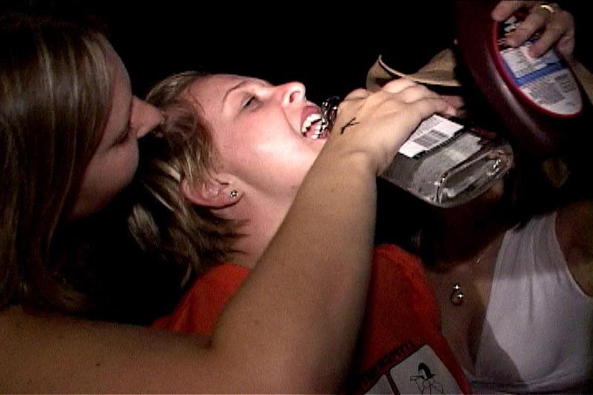 16P Drunk amateur blonde teen fucking at college party