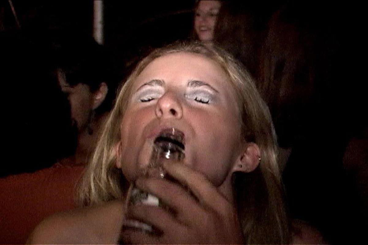 16P Drunk amateur blonde teen fucking at college party