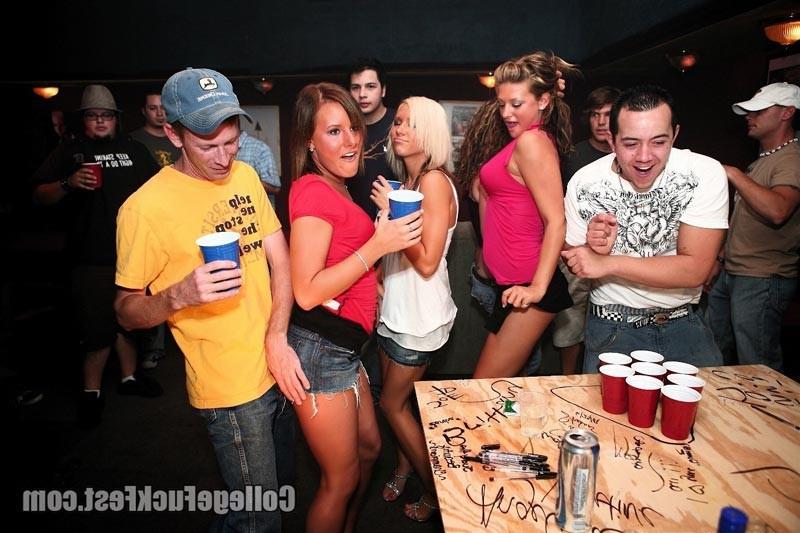16P Hot drunk sluts hardcore fucking in college party