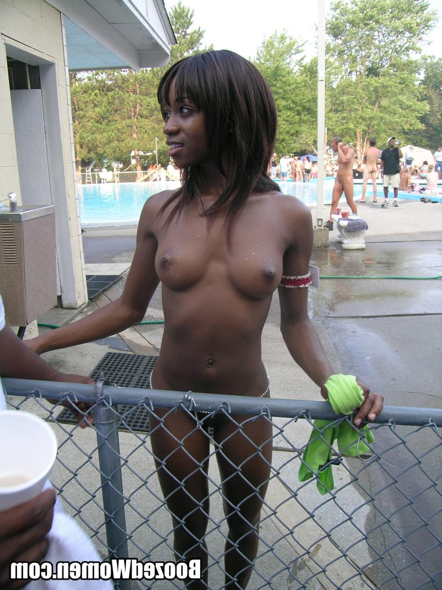 12P Nude contest with tons of drunk girls